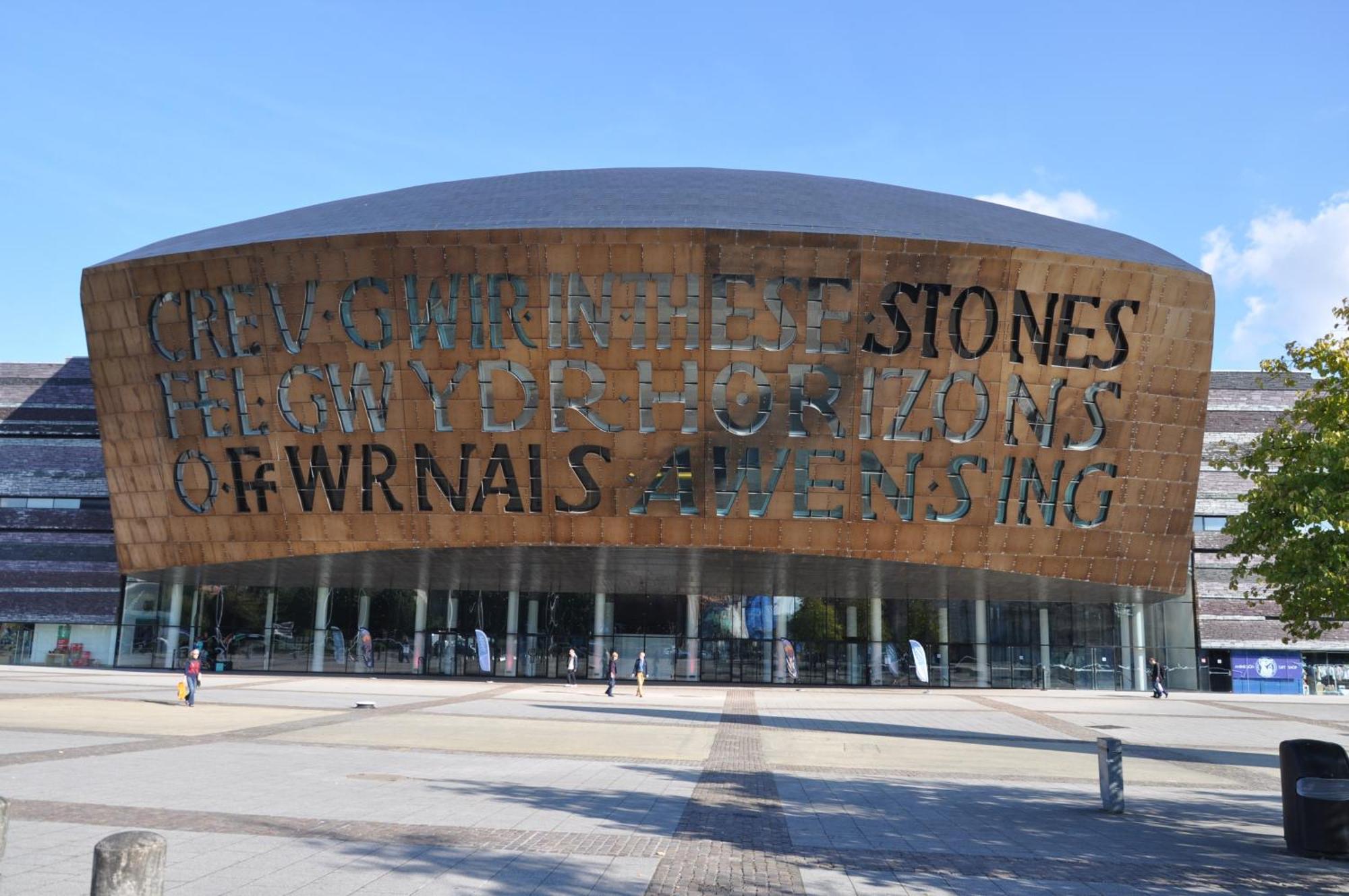 Luxury Apartments In Cardiff City Centre Екстериор снимка
