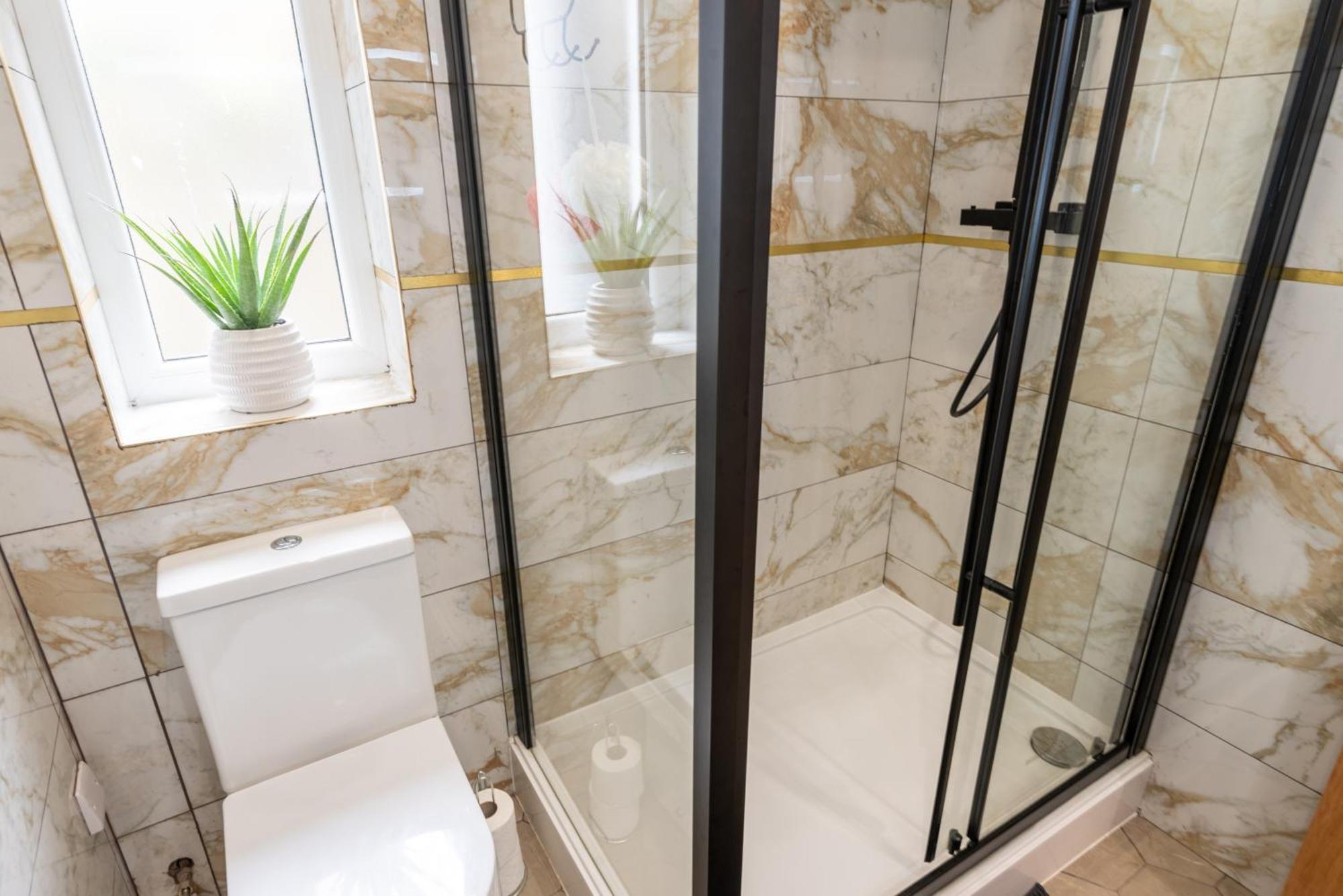Luxury Apartments In Cardiff City Centre Екстериор снимка