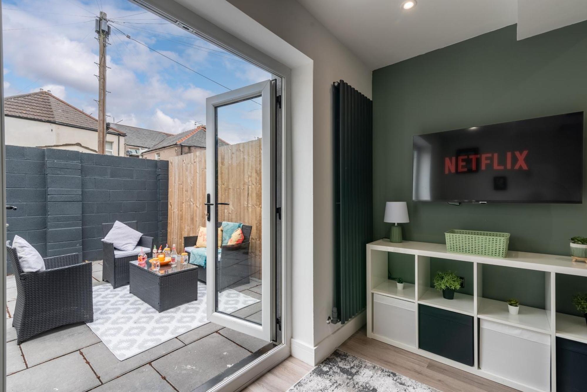 Luxury Apartments In Cardiff City Centre Екстериор снимка