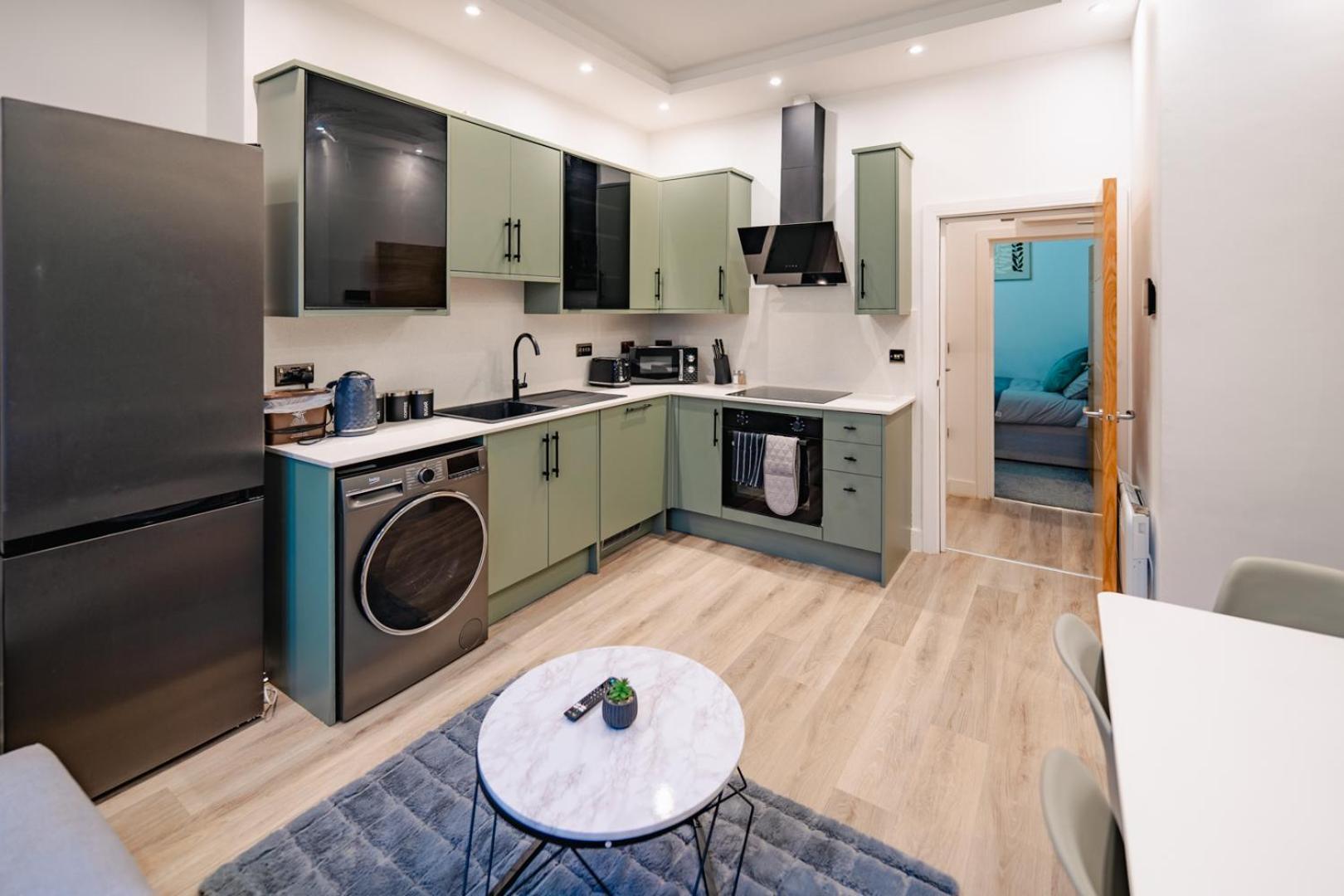 Luxury Apartments In Cardiff City Centre Екстериор снимка