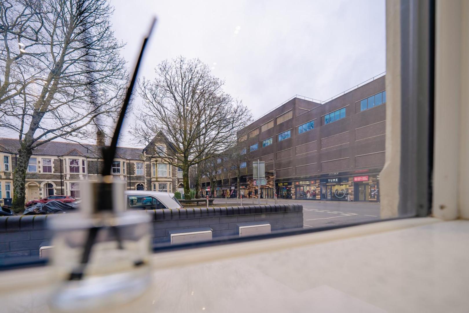 Luxury Apartments In Cardiff City Centre Екстериор снимка