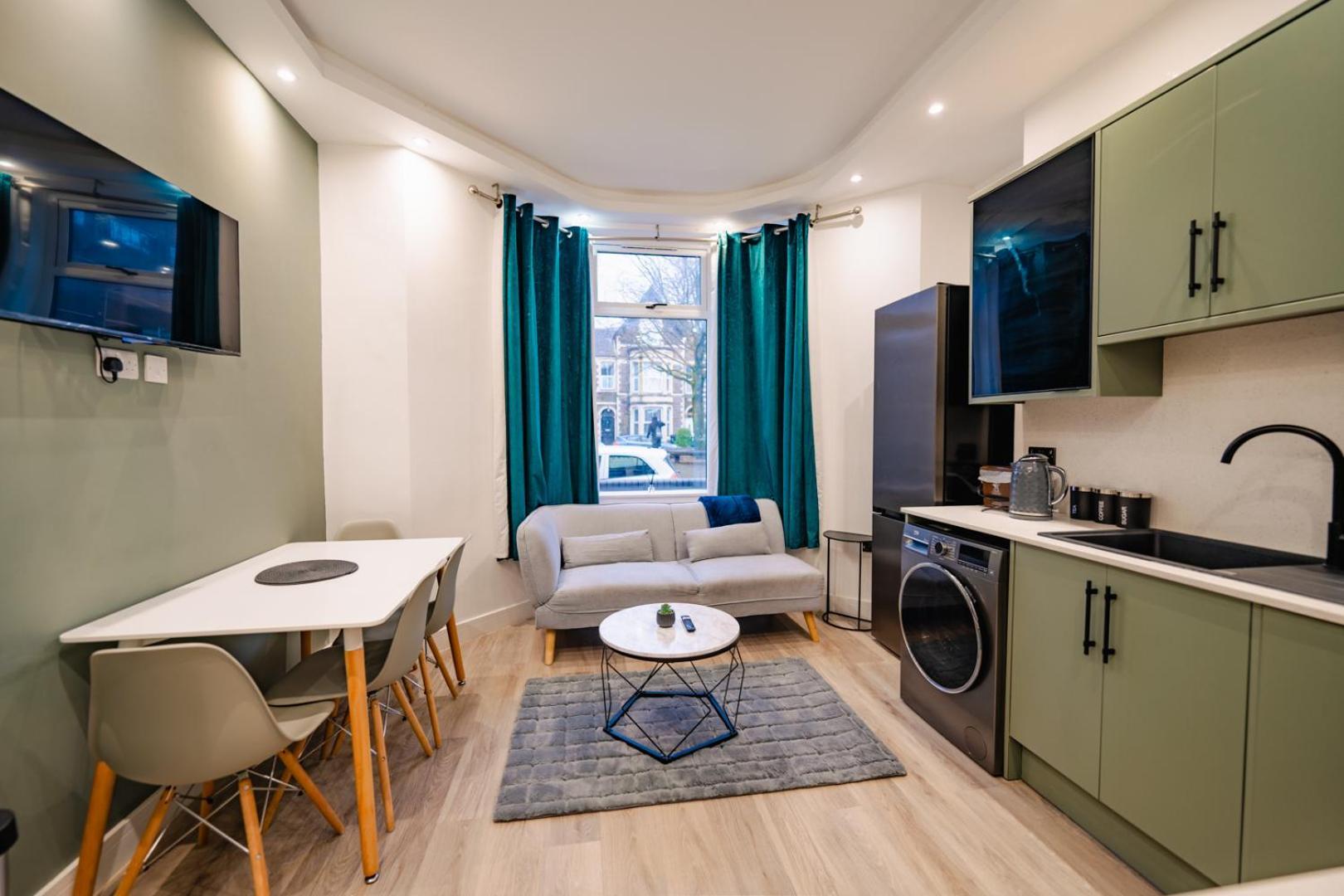 Luxury Apartments In Cardiff City Centre Екстериор снимка