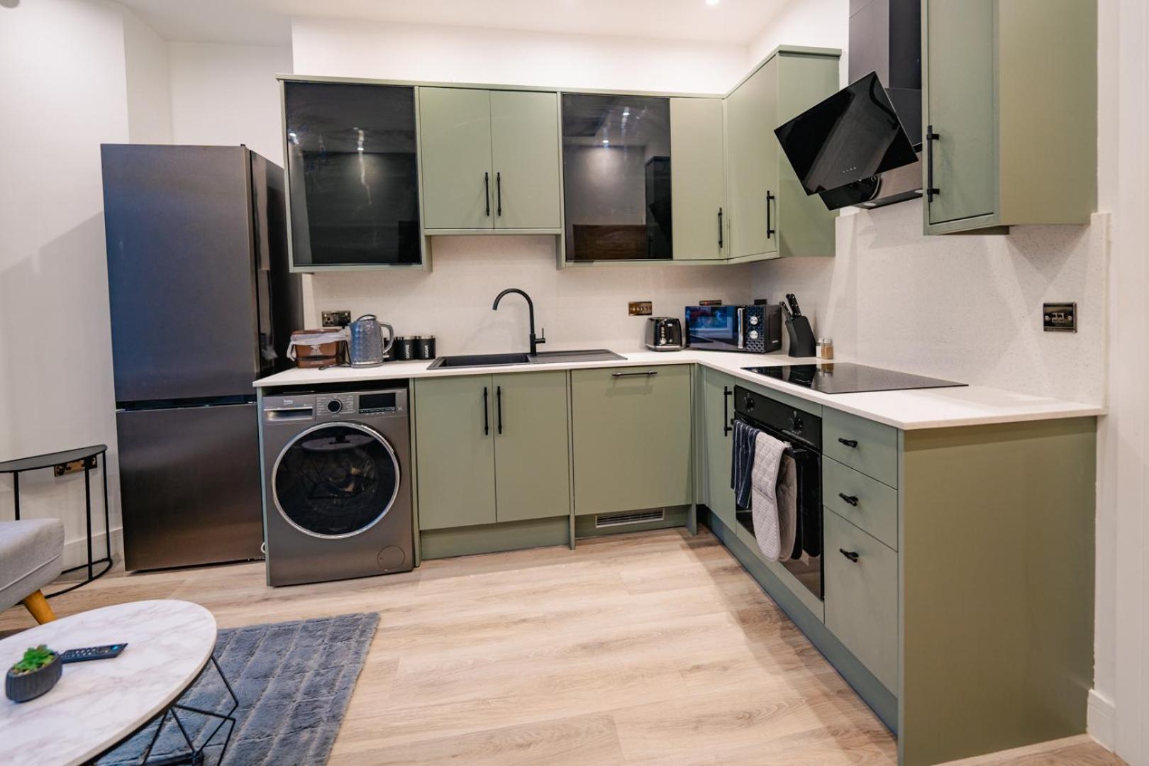 Luxury Apartments In Cardiff City Centre Екстериор снимка