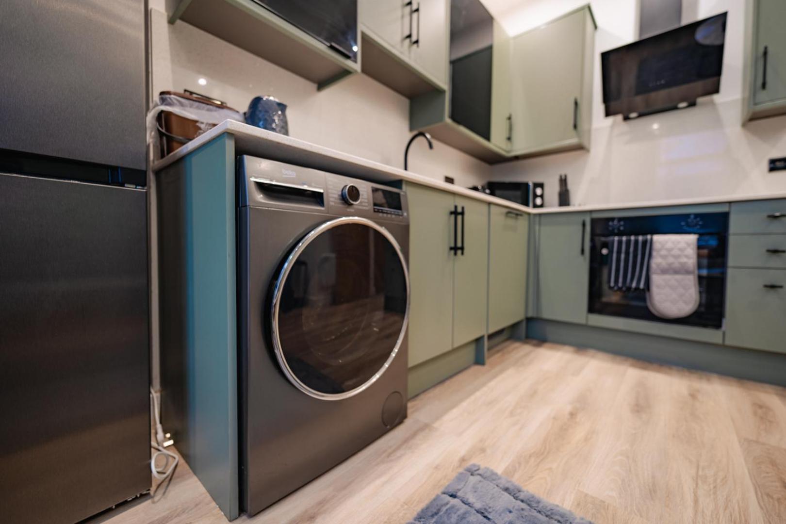 Luxury Apartments In Cardiff City Centre Екстериор снимка