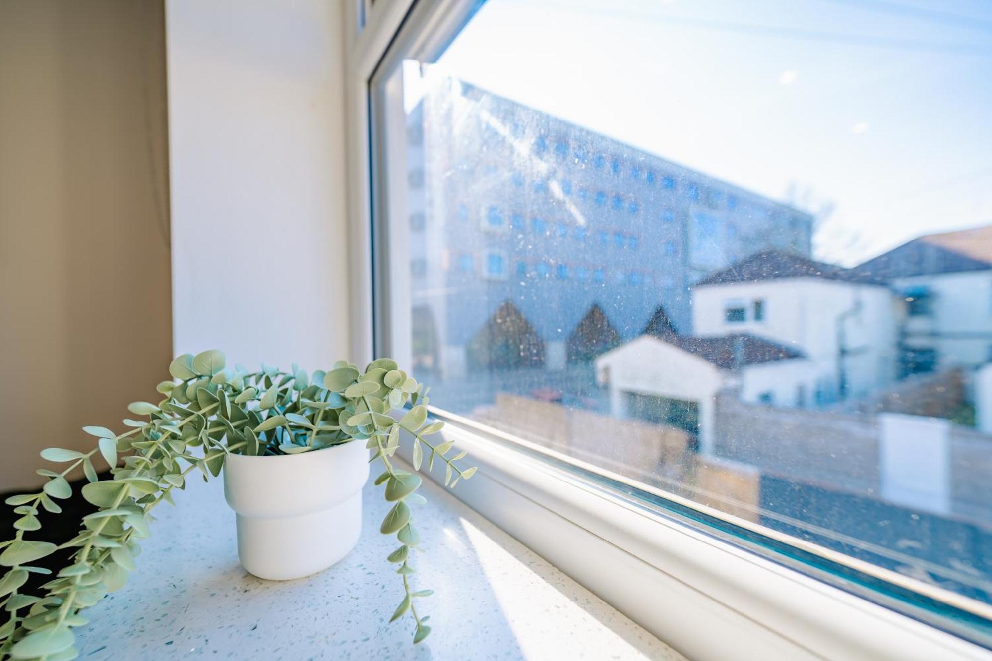 Luxury Apartments In Cardiff City Centre Стая снимка